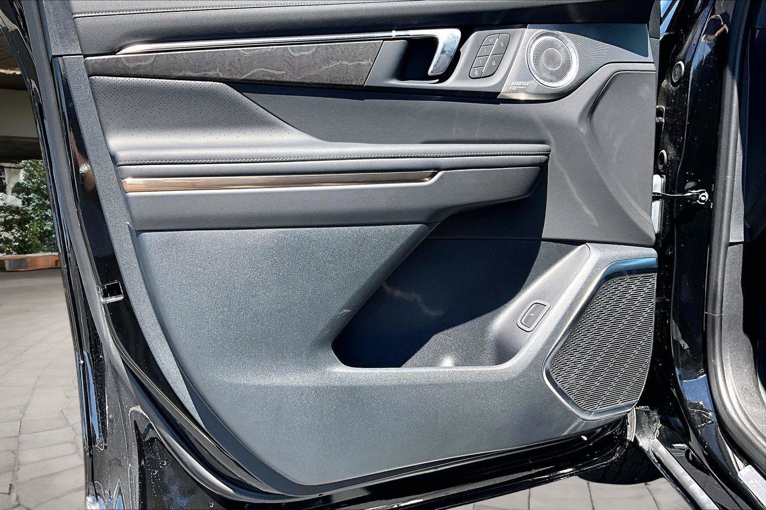 New 2026 Buick Enclave Avenir w/ Super Cruise Package FWD image 9