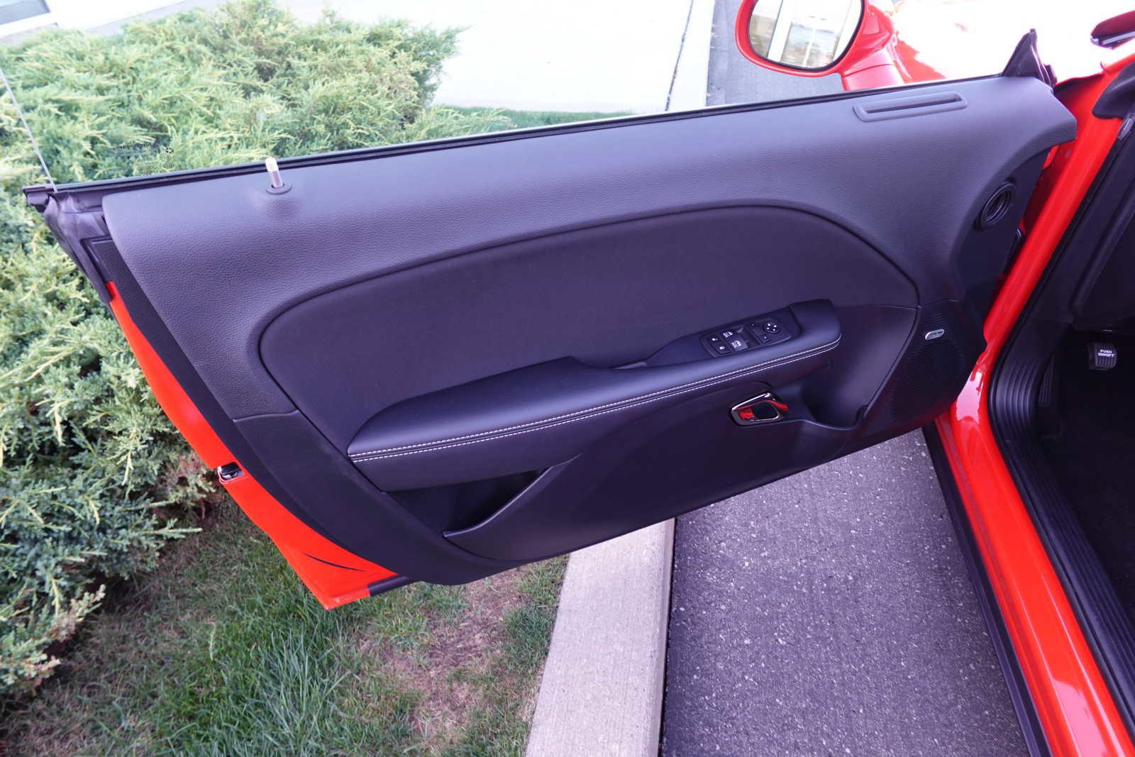 Used 2022 Dodge Challenger SRT Hellcat RWD image 12