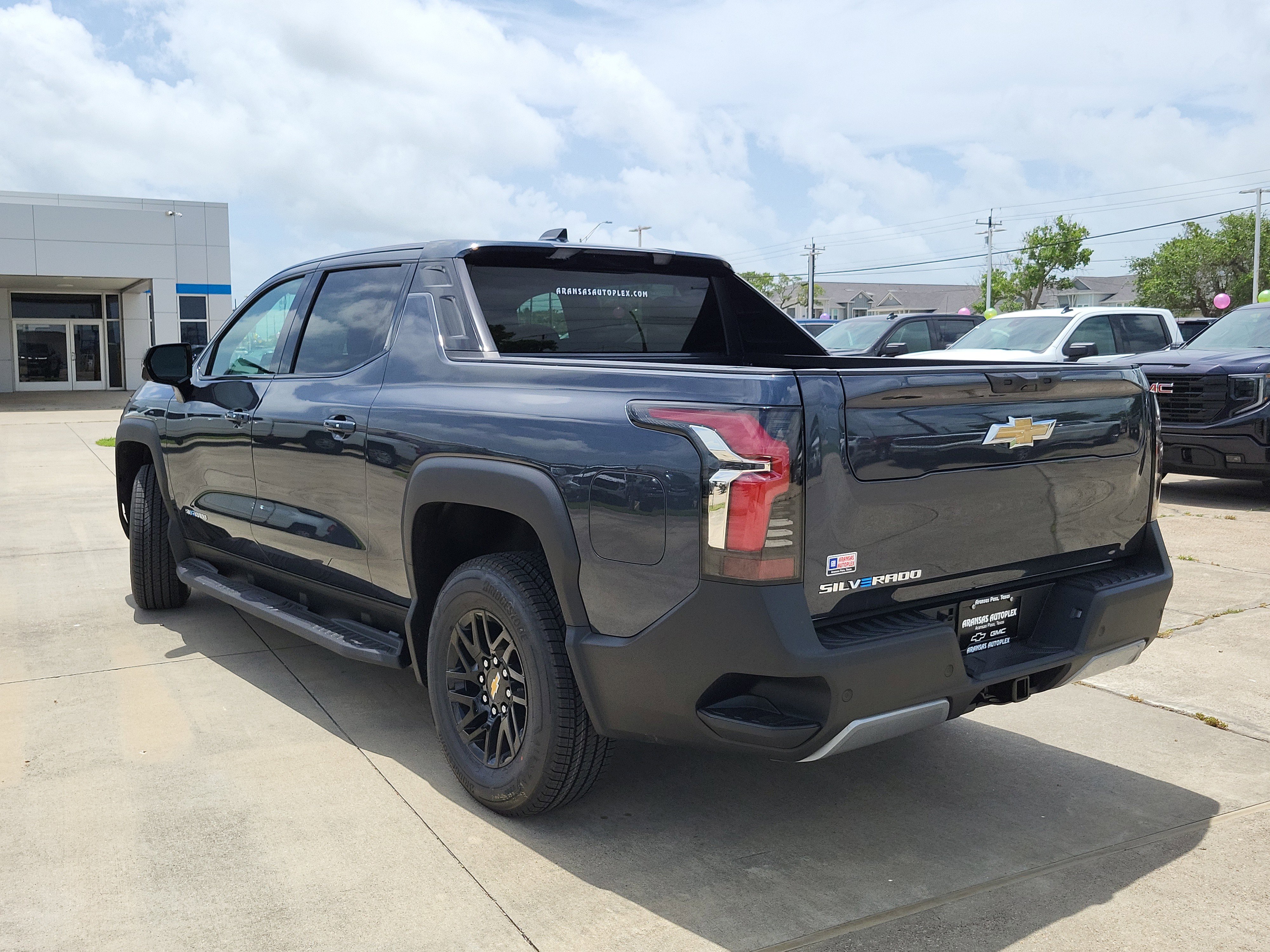 New 2025 Chevrolet Silverado EV LT image 7