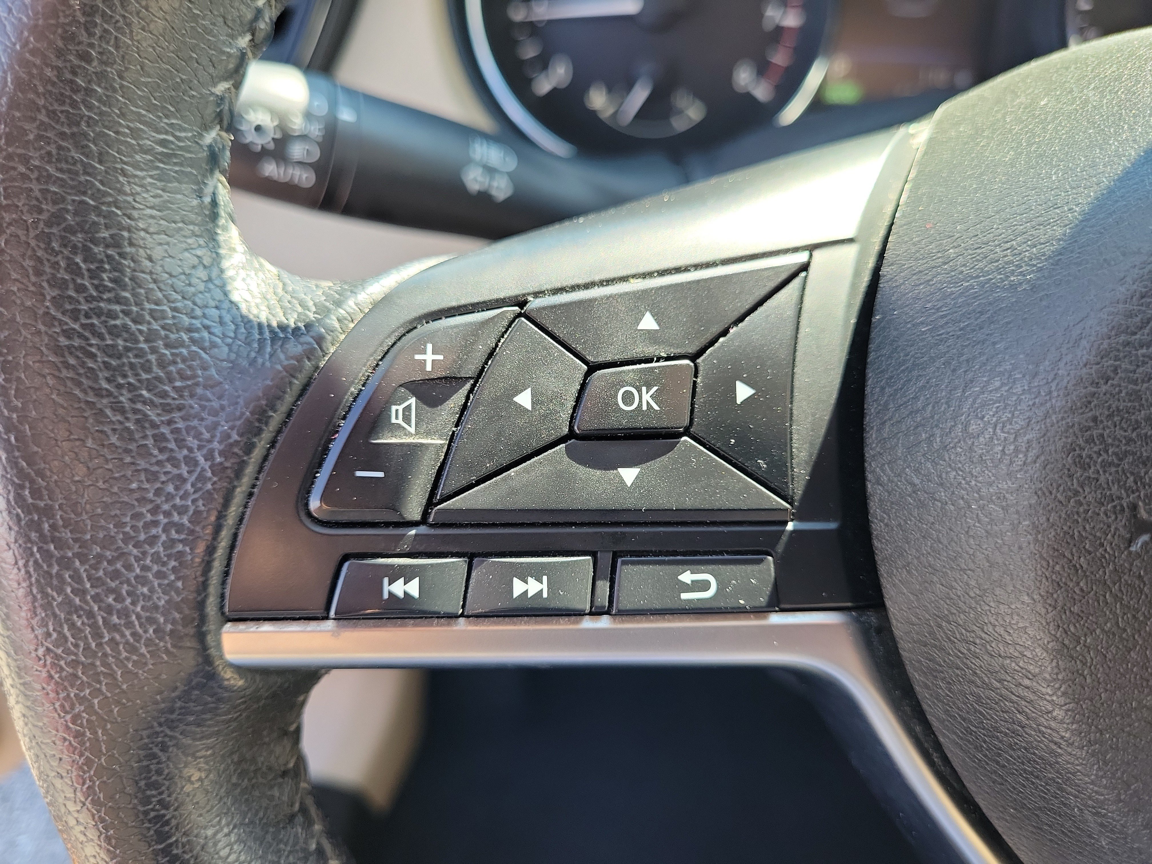 Certified 2020 Nissan Rogue SV FWD image 19