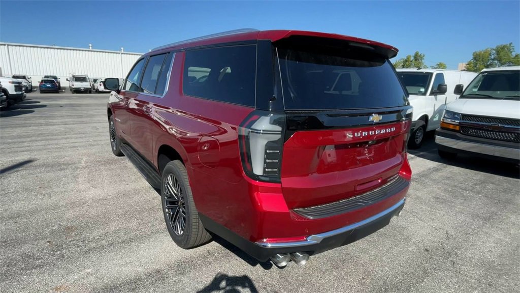 New 2025 Chevrolet Suburban Premier image 8