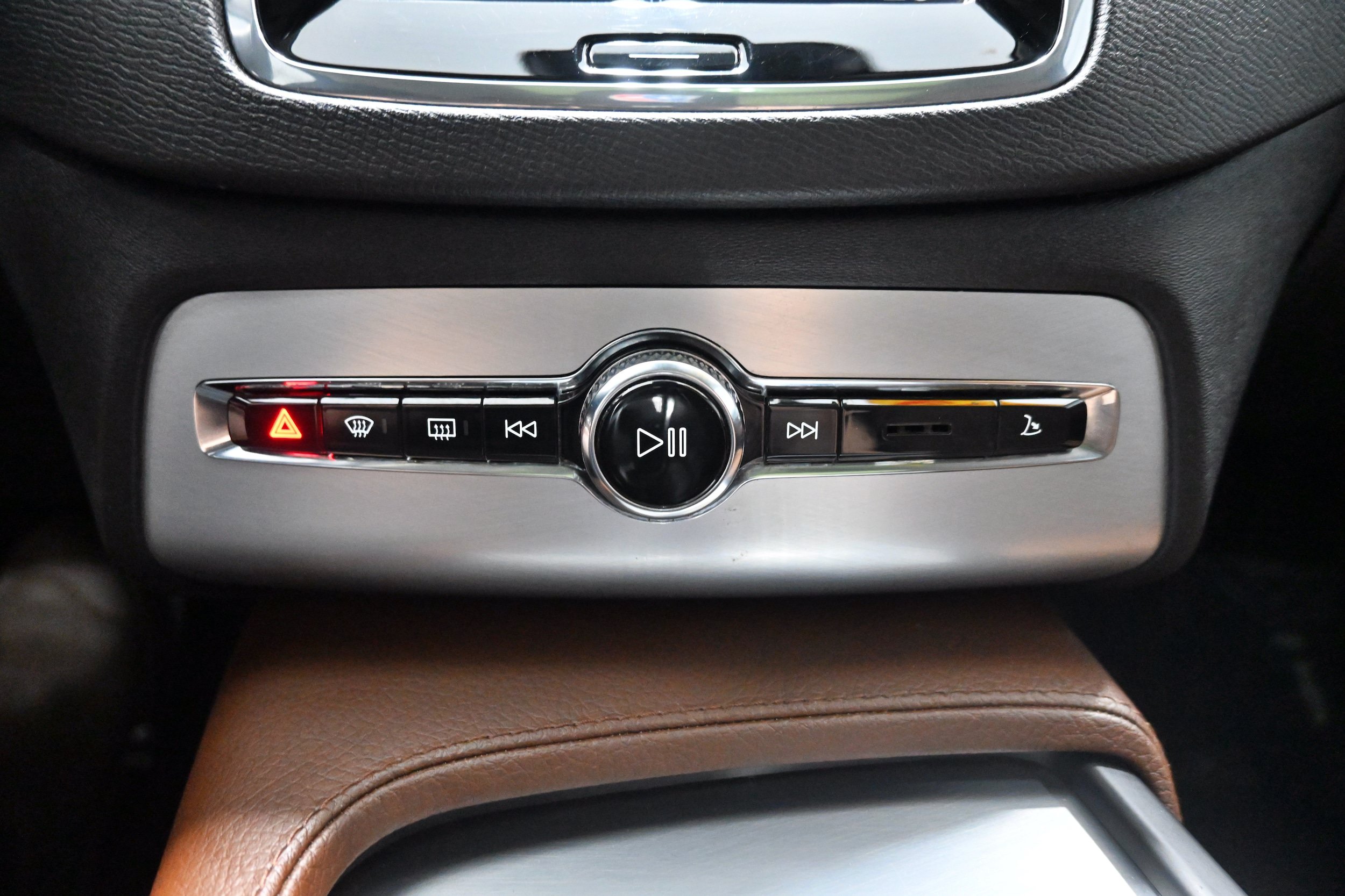 Used 2019 Volvo XC90 T5 Momentum AWD/4WD image 16