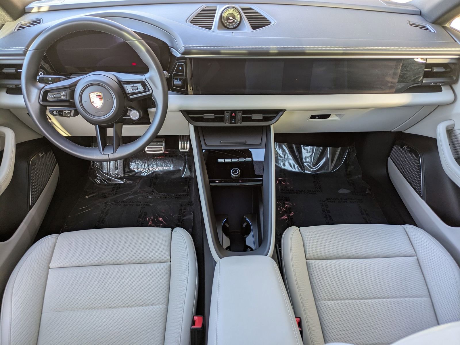 Certified 2025 Porsche Macan 4S Electric image 22