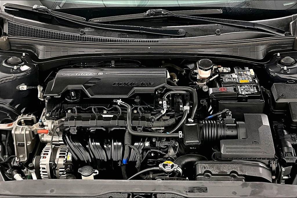 Used 2022 Hyundai Elantra SEL w/ Convenience Package FWD image 12