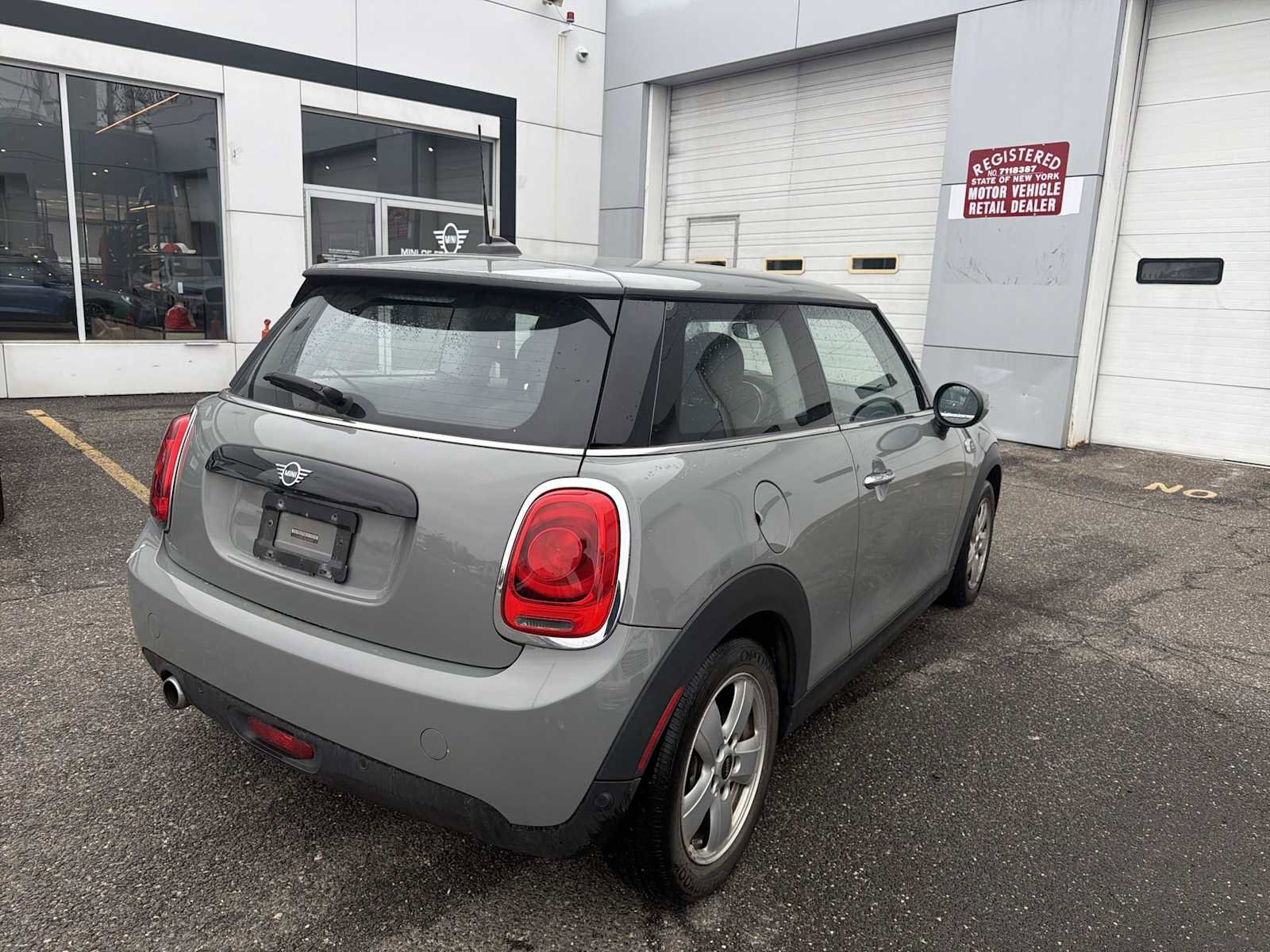 Used 2021 MINI Cooper 2-Door Hardtop FWD image 7