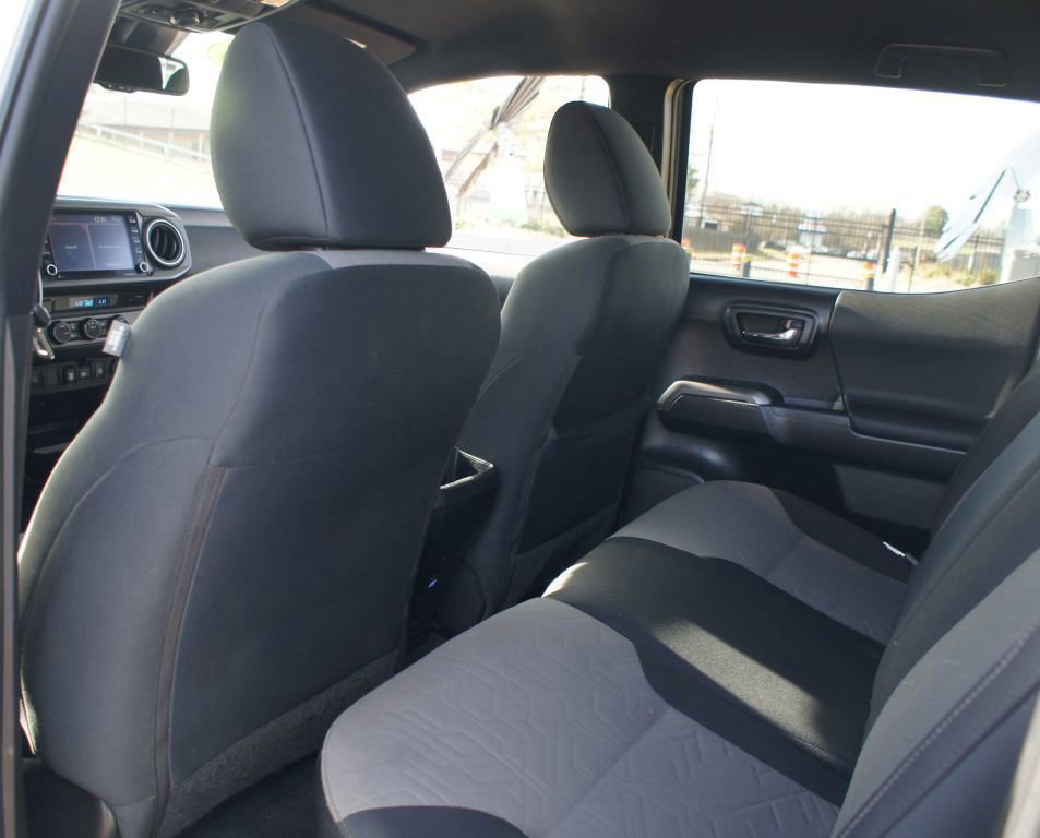 Used 2023 Toyota Tacoma TRD Off-Road image 4