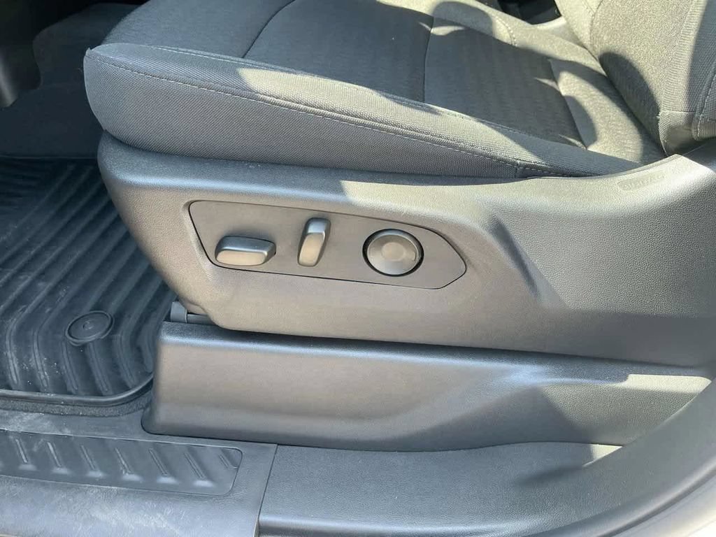 New 2026 Chevrolet Silverado 1500 Custom AWD/4WD image 16