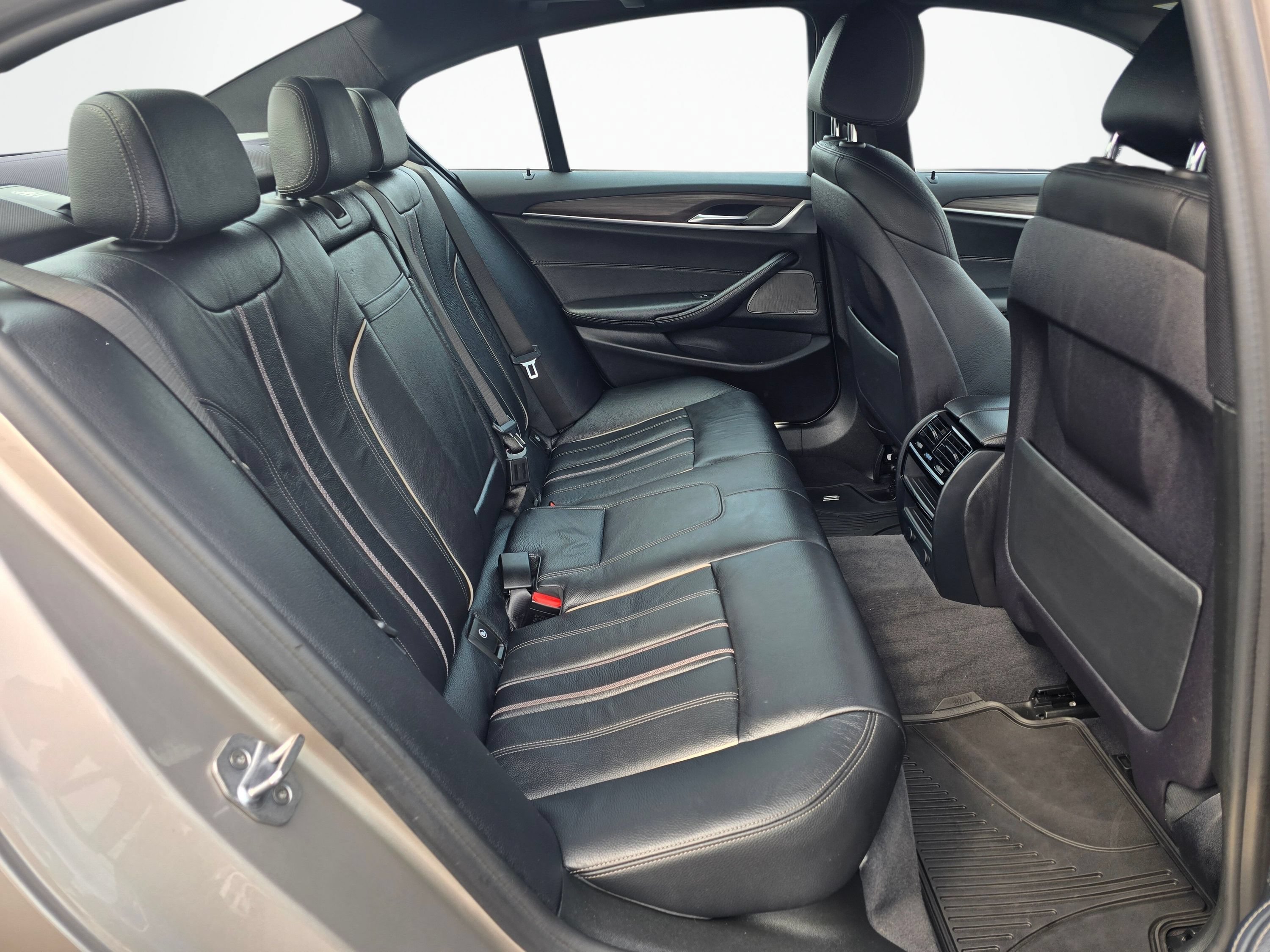 Used 2017 BMW 530i RWD image 22