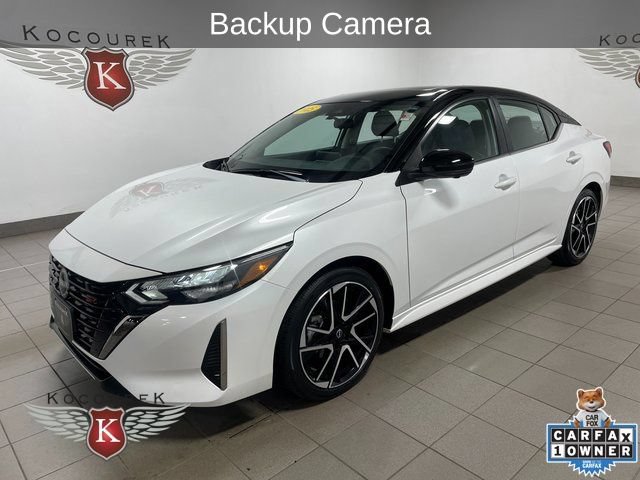 Used 2025 Nissan Sentra SR w/ SR Premium Package FWD image 3