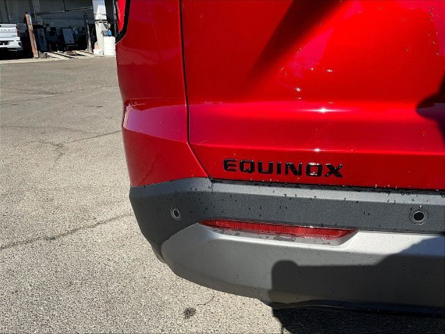 New 2027 Chevrolet Equinox LT w/ Midnight Edition FWD image 12