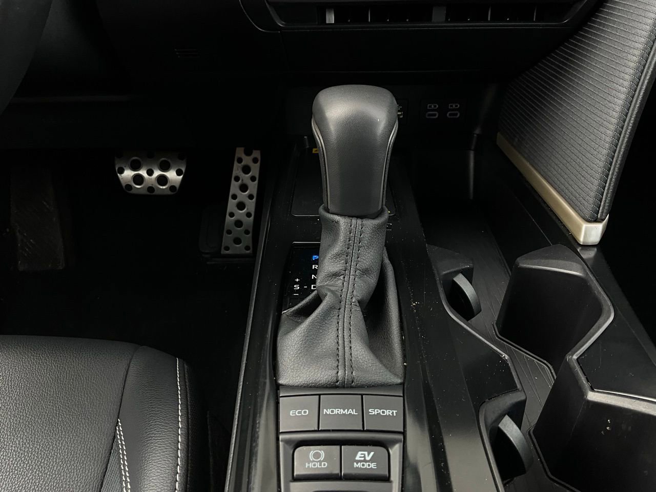 Used 2025 Toyota Camry SE image 24