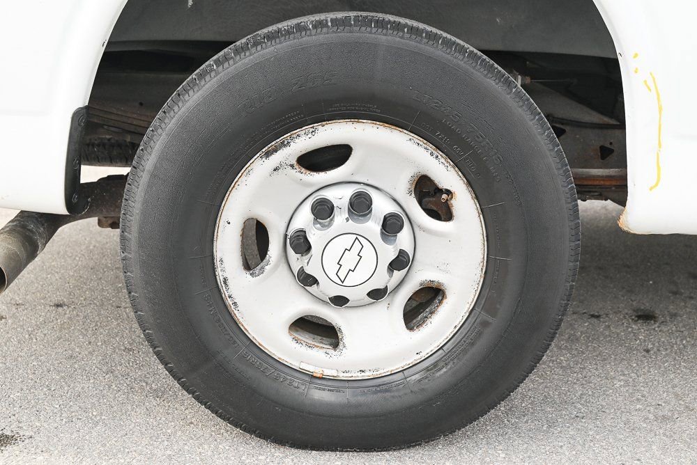 Used 2017 Chevrolet Express 2500 LS image 9