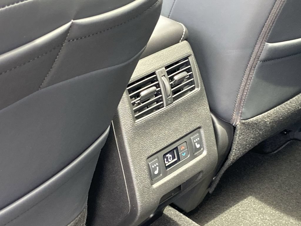 New 2026 Mitsubishi Outlander SEL Black Edition FWD image 18