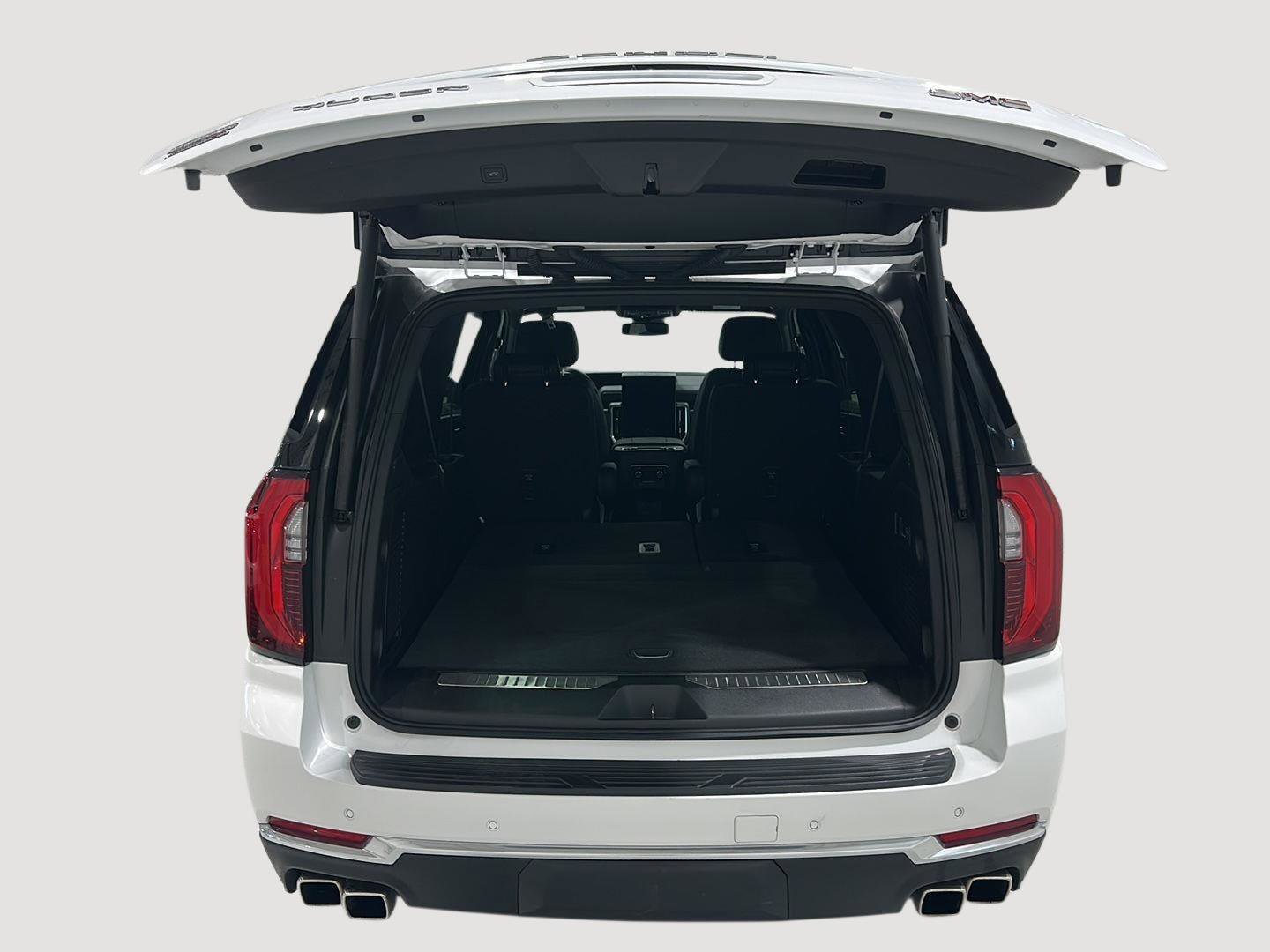 Used 2025 GMC Yukon XL Denali AWD/4WD image 23