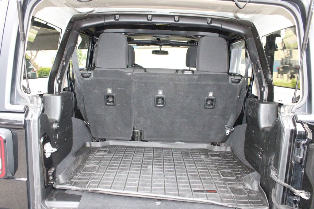 Used 2018 Jeep Wrangler Unlimited Sahara AWD/4WD image 55