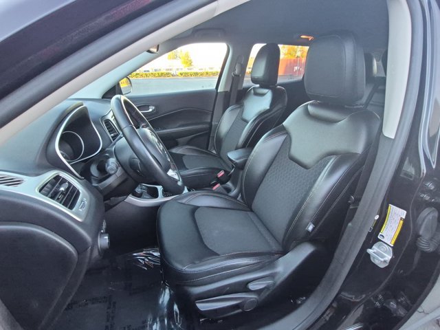 Used 2018 Jeep Compass Latitude AWD/4WD image 15