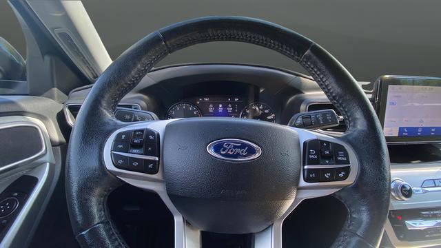 Used 2022 Ford Explorer XLT w/ Equipment Group 202A AWD/4WD image 15