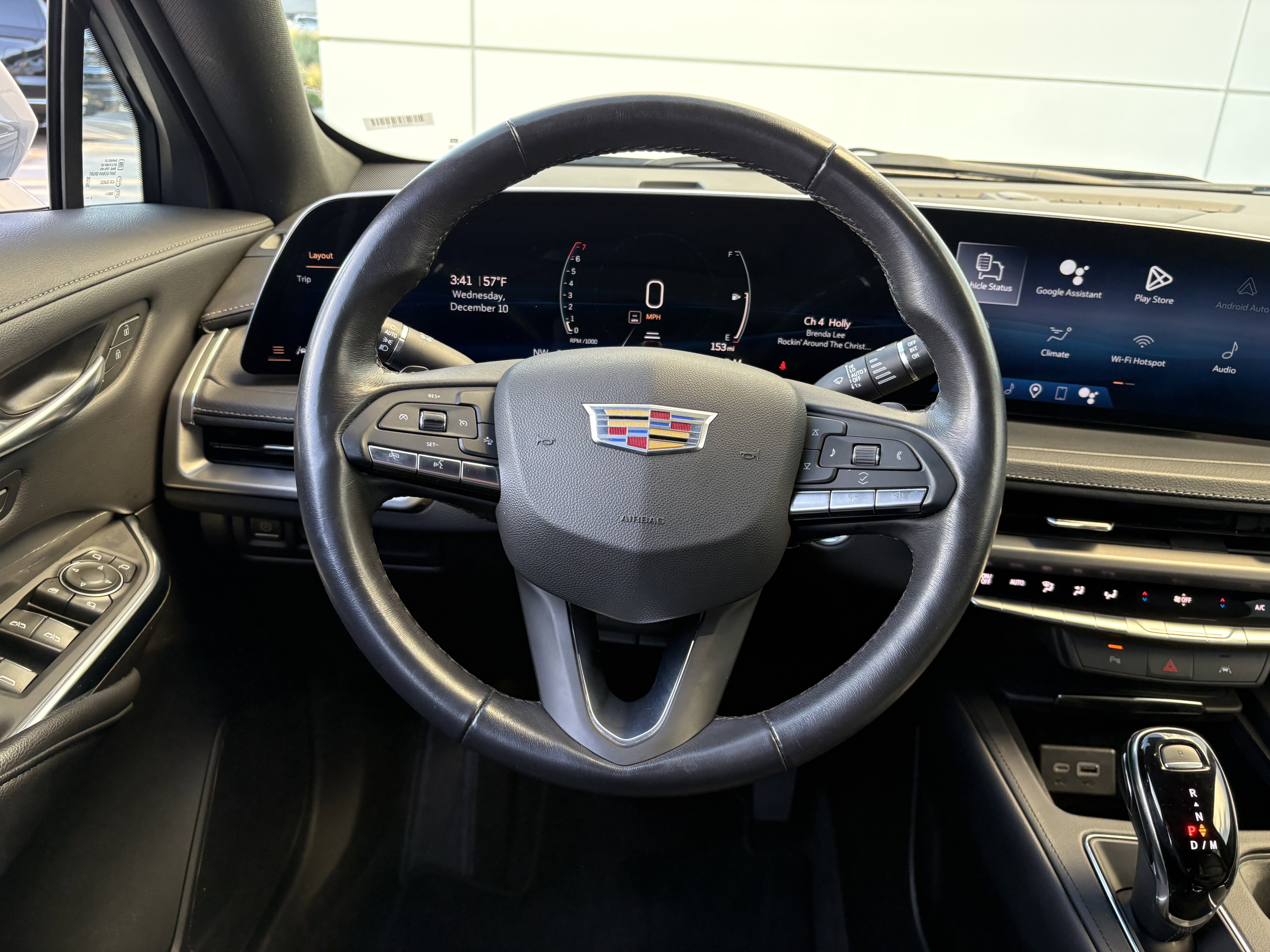 Used 2024 Cadillac XT4 Premium Luxury image 14