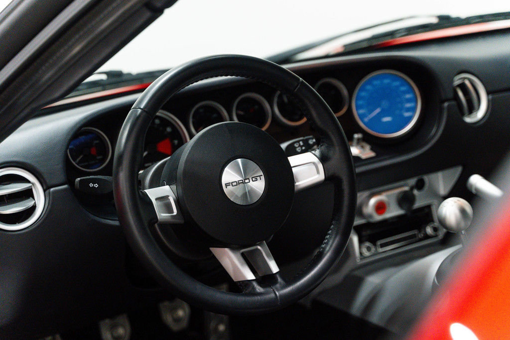 Used 2006 Ford GT RWD image 7