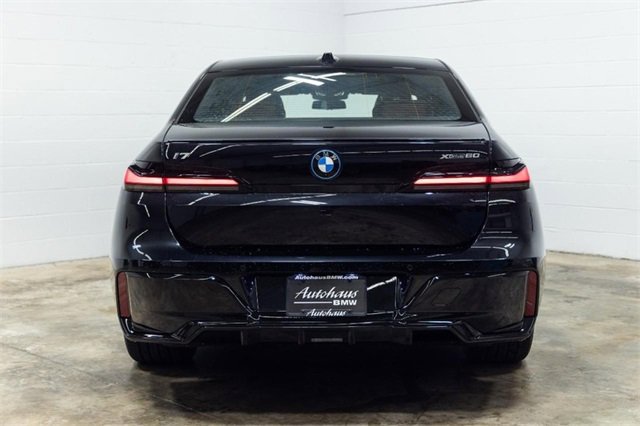 Used 2025 BMW i7 xDrive60 w/ Executive Package image 13