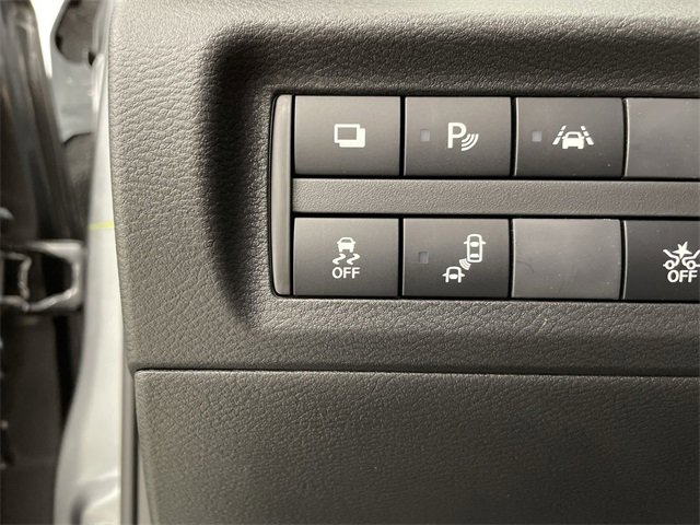 Certified 2025 Nissan Kicks Play S image 27