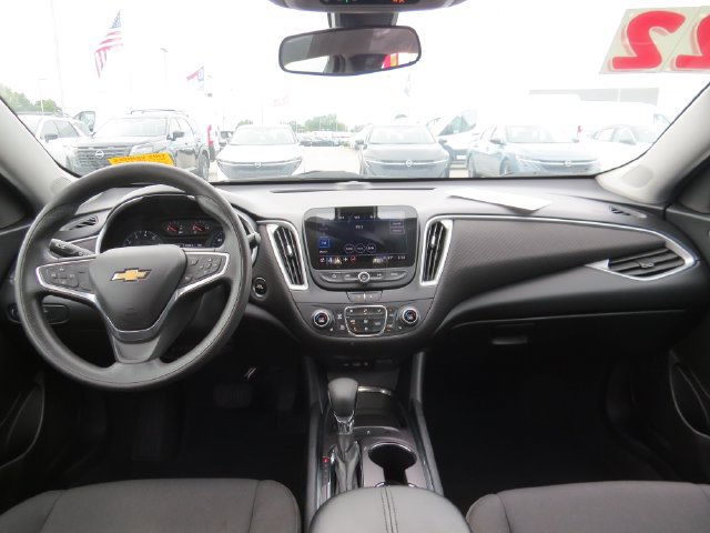 Used 2022 Chevrolet Malibu LT FWD image 12