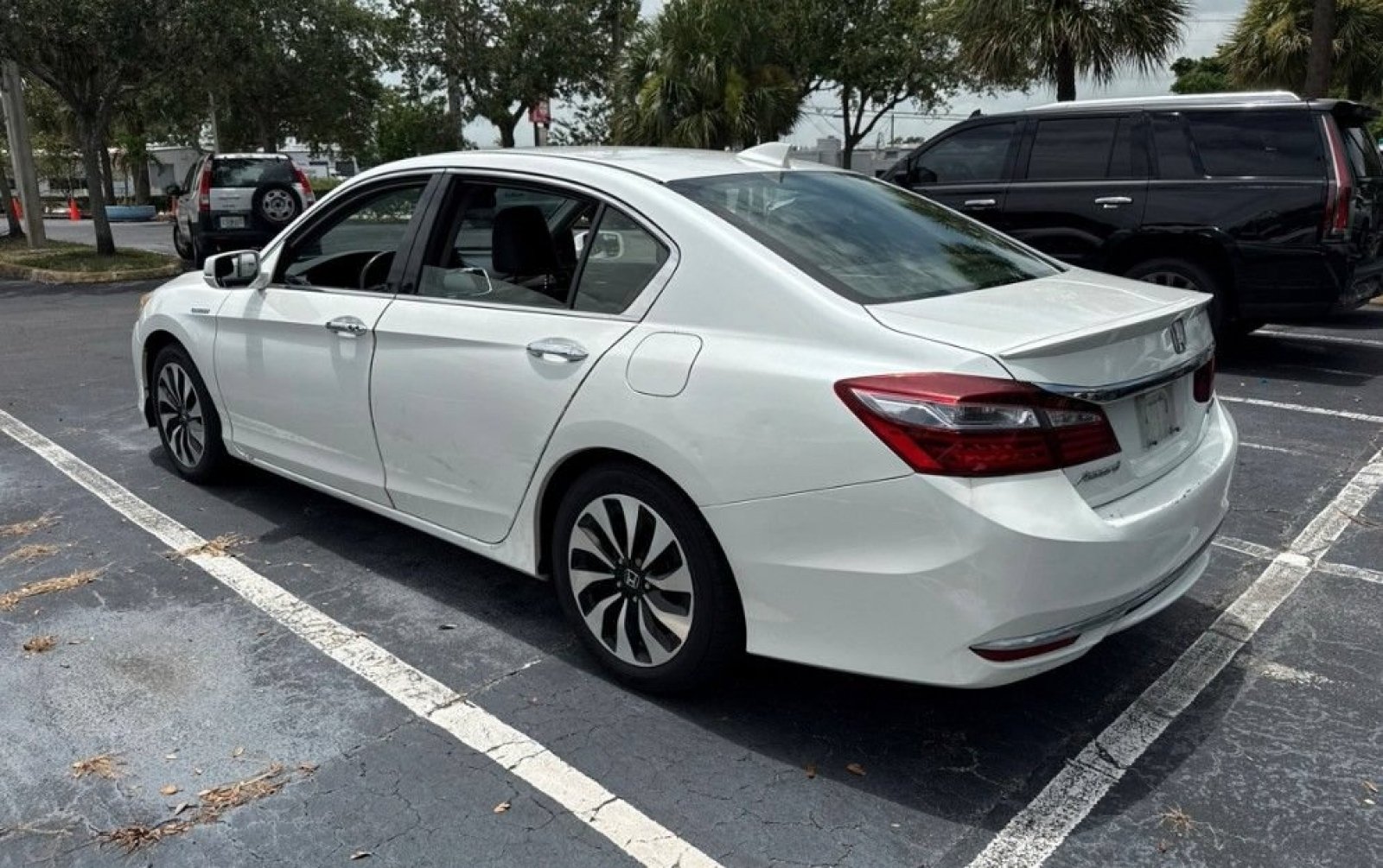 Used 2017 Honda Accord EX-L image 9