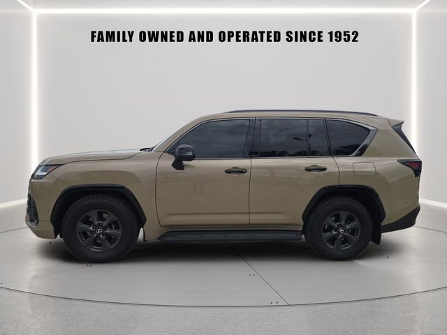 Used 2025 Lexus LX 700h Overtrail w/ Accessory Package (Z1) AWD/4WD image 5