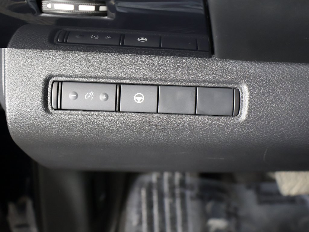 Used 2024 Nissan Pathfinder SV image 36