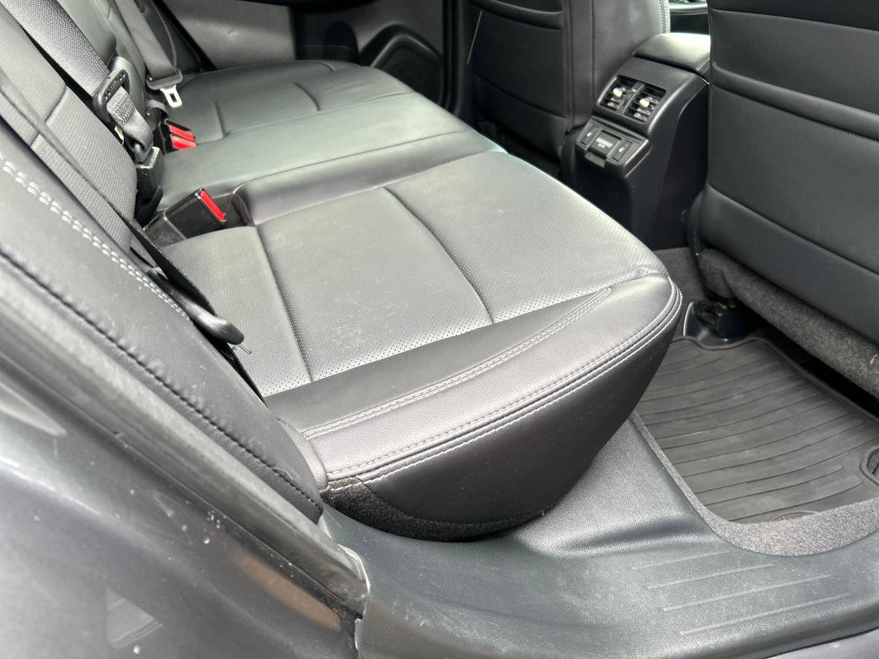 Used 2018 Subaru Outback 2.5i Limited image 18