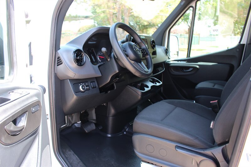 Used 2024 Mercedes-Benz Sprinter 2500 image 26