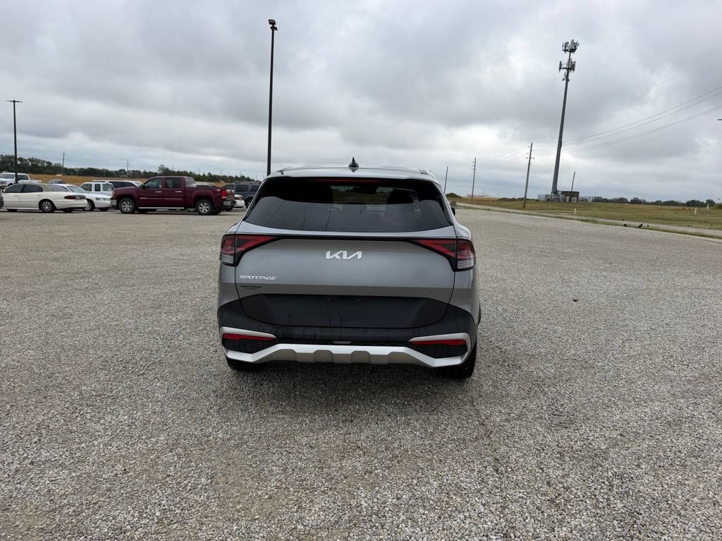 Used 2023 Kia Sportage LX FWD image 4