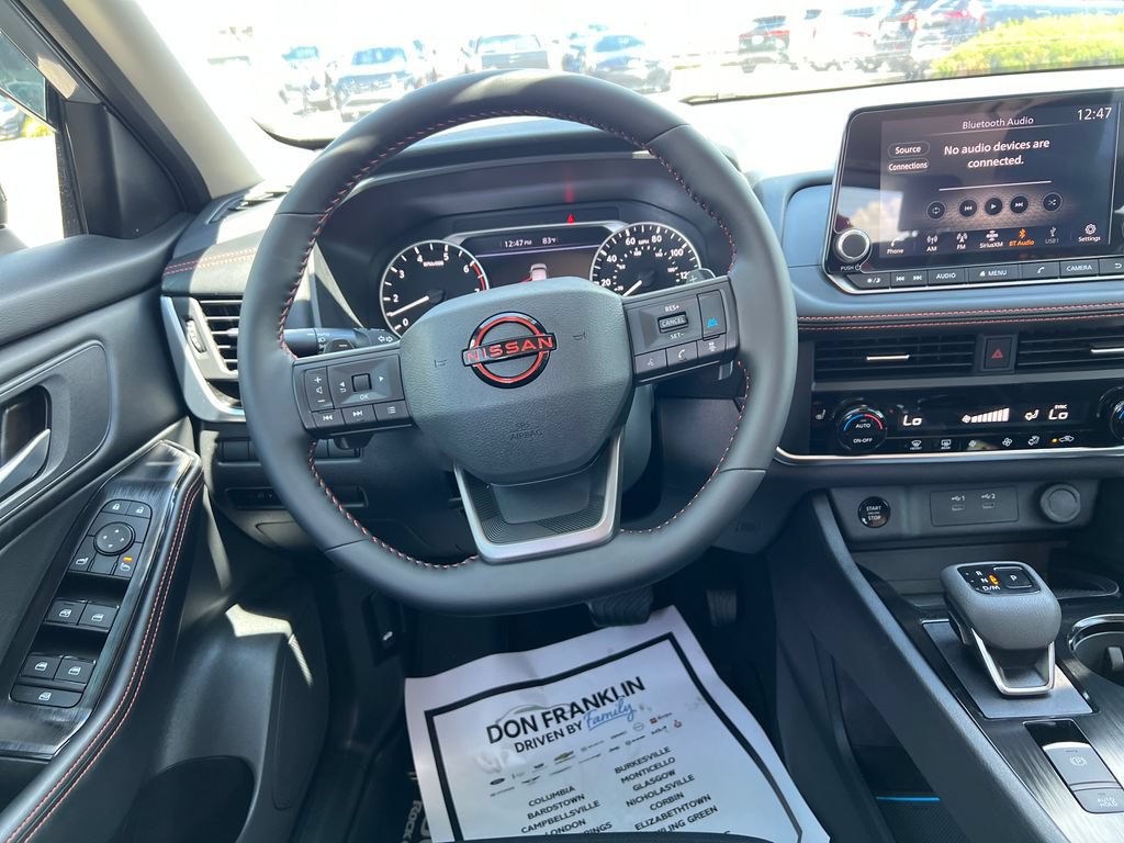 Used 2025 Nissan Rogue SV AWD/4WD image 16