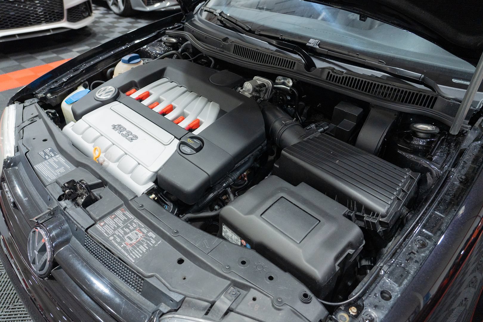 Used 2004 Volkswagen R32 AWD/4WD image 43