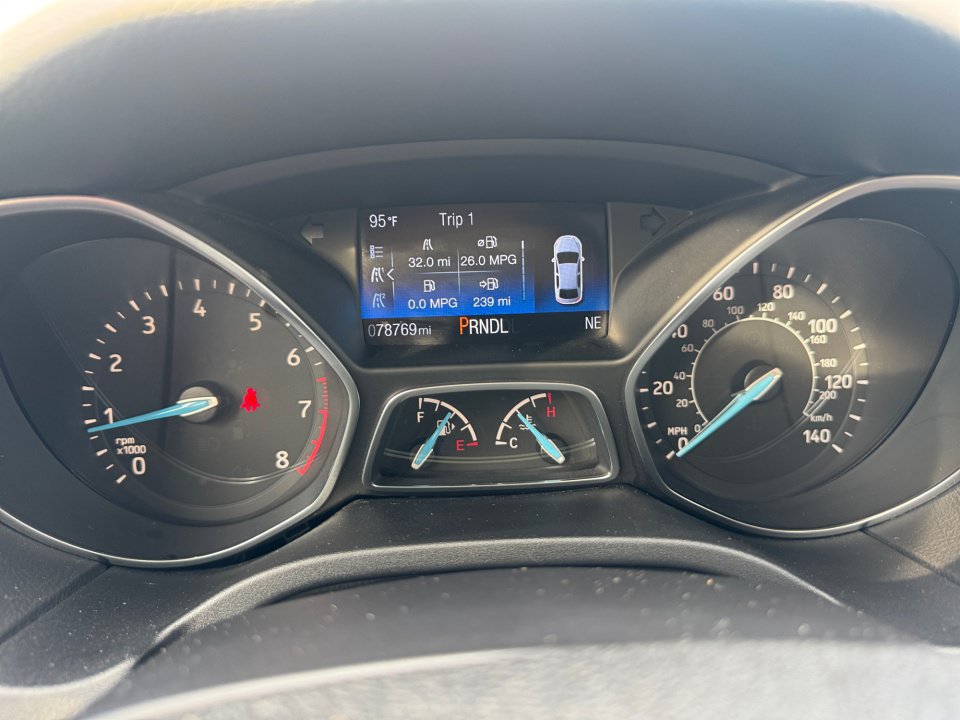 Used 2018 Ford Focus SE FWD image 14