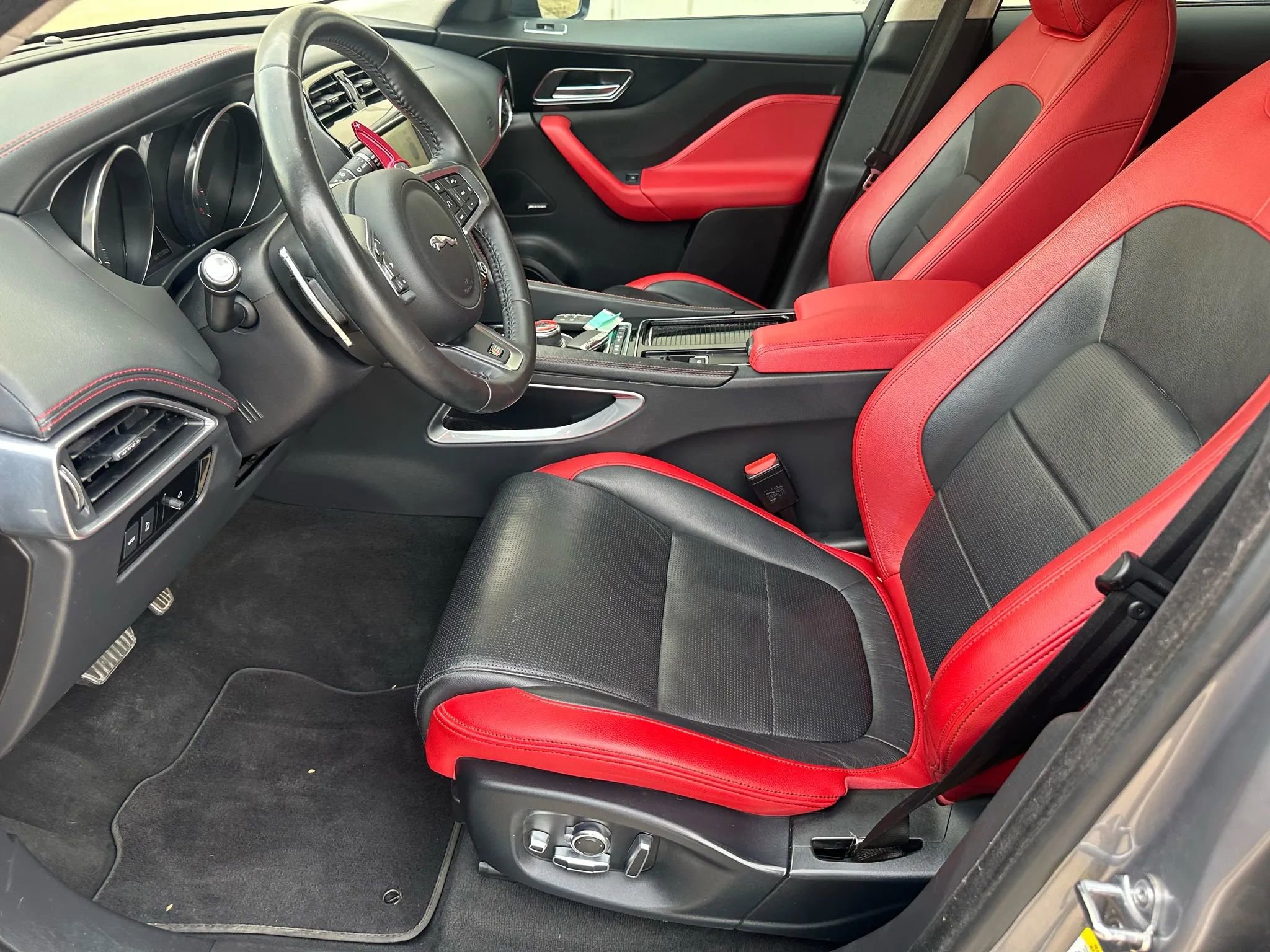 Used 2020 Jaguar F-PACE S AWD/4WD image 2