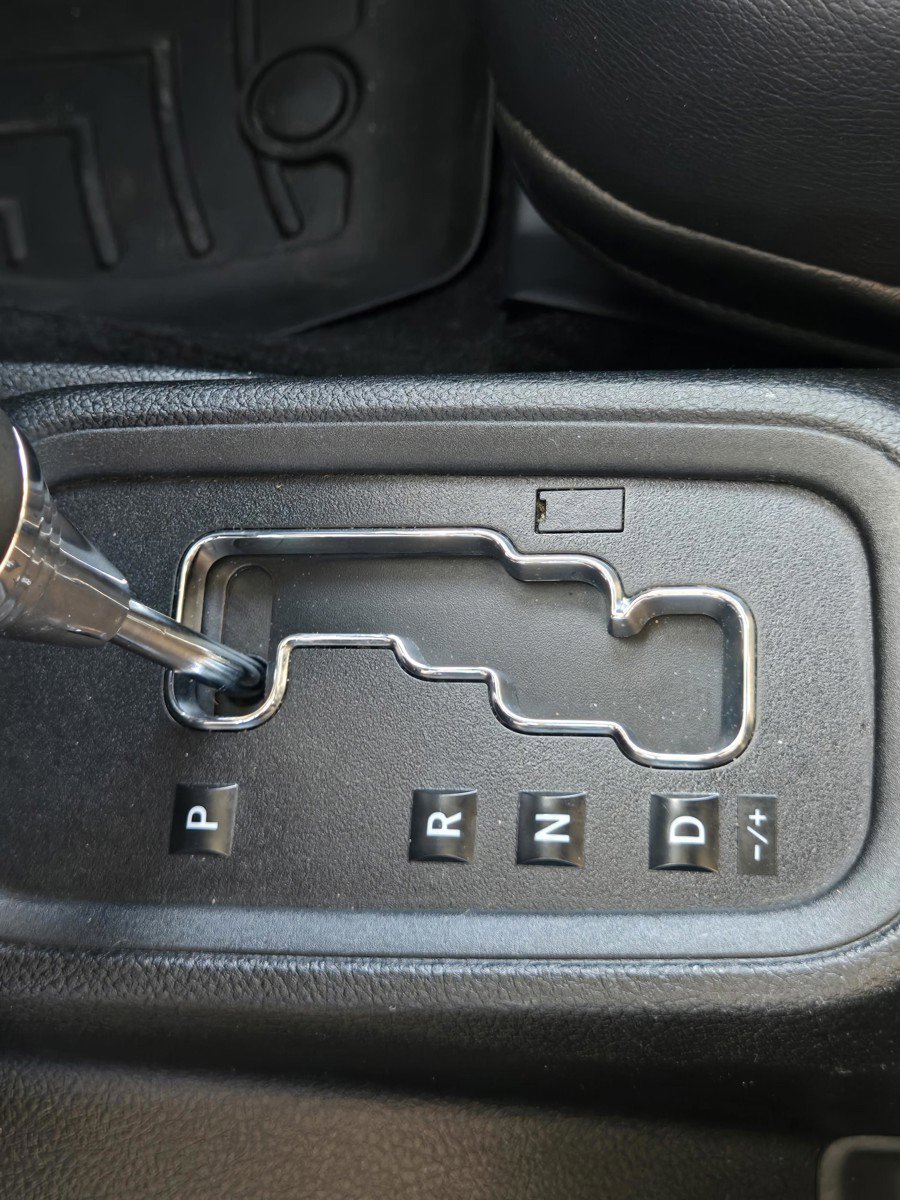 Used 2018 Jeep Wrangler Unlimited Rubicon w/ Connectivity Group image 15