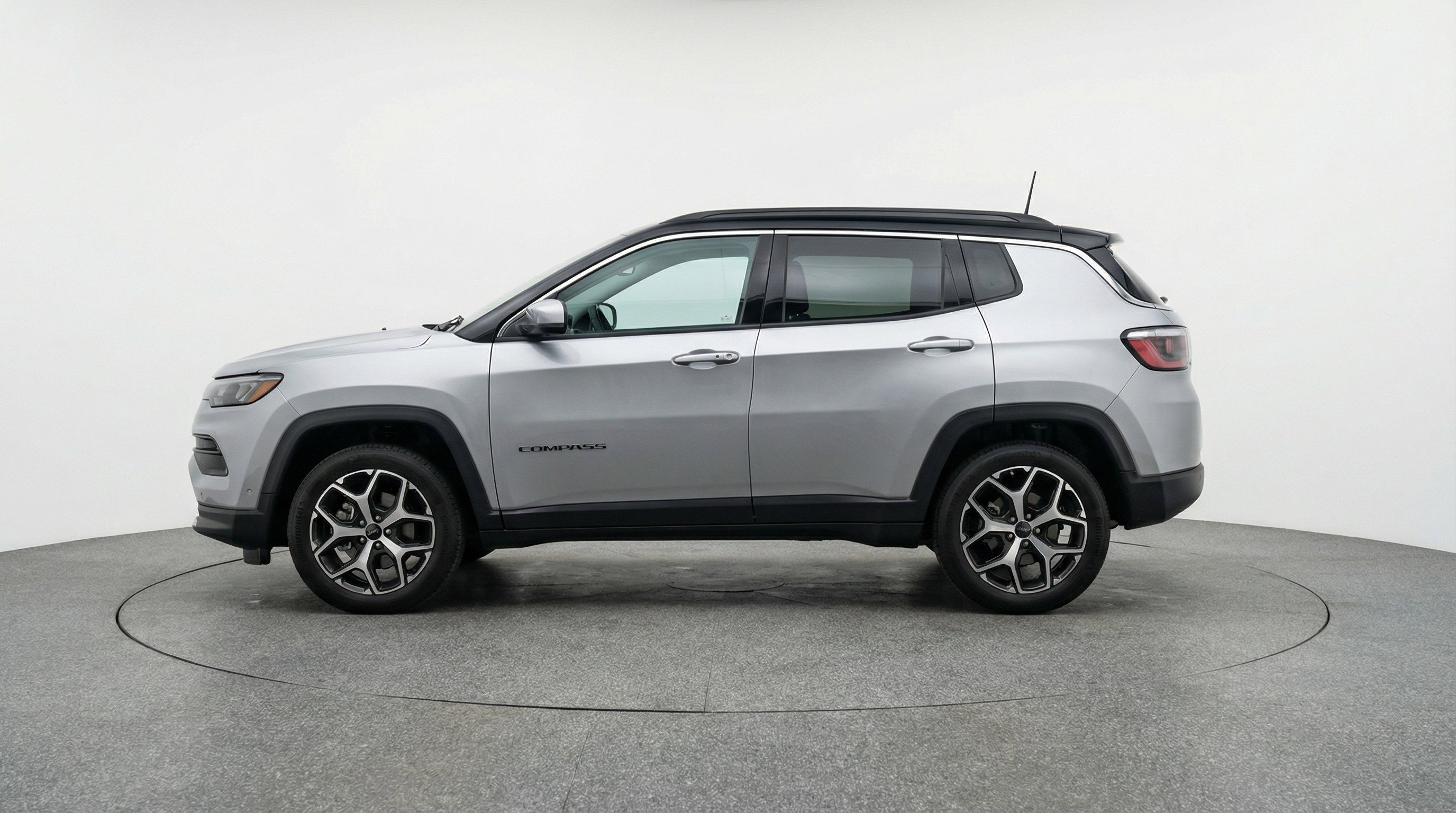 Used 2025 Jeep Compass Limited AWD/4WD image 5