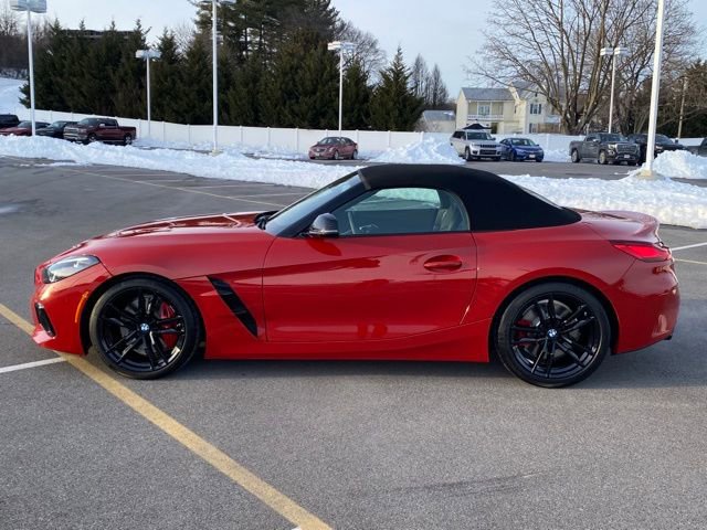 Used 2024 BMW Z4 M40i w/ Premium Package image 3