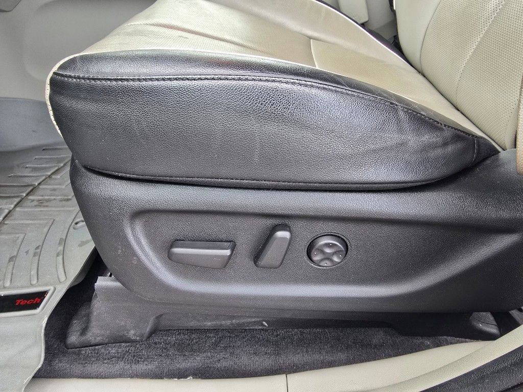 Used 2020 Kia Sedona SX image 16