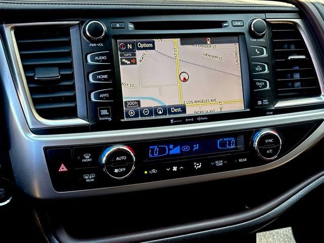 Used 2017 Toyota Highlander Limited Platinum w/ Carpet Mat Package image 23