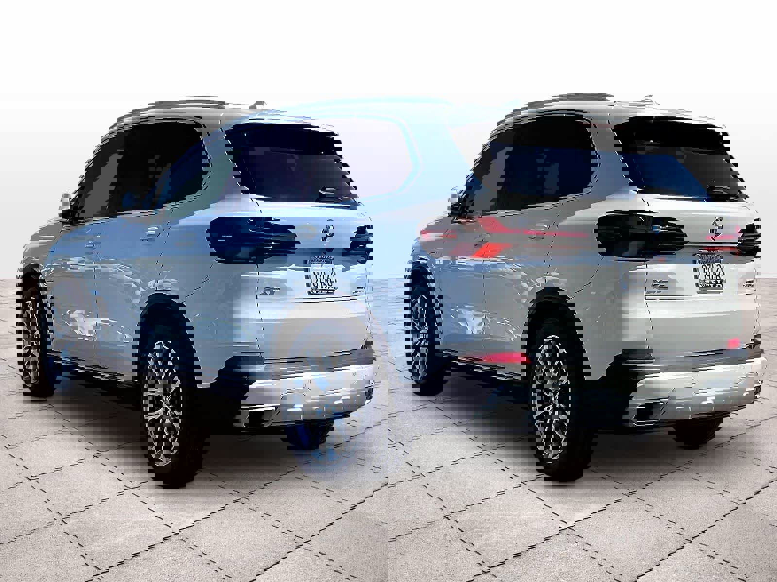 Used 2024 BMW X5 xDrive50e w/ Premium Package image 14