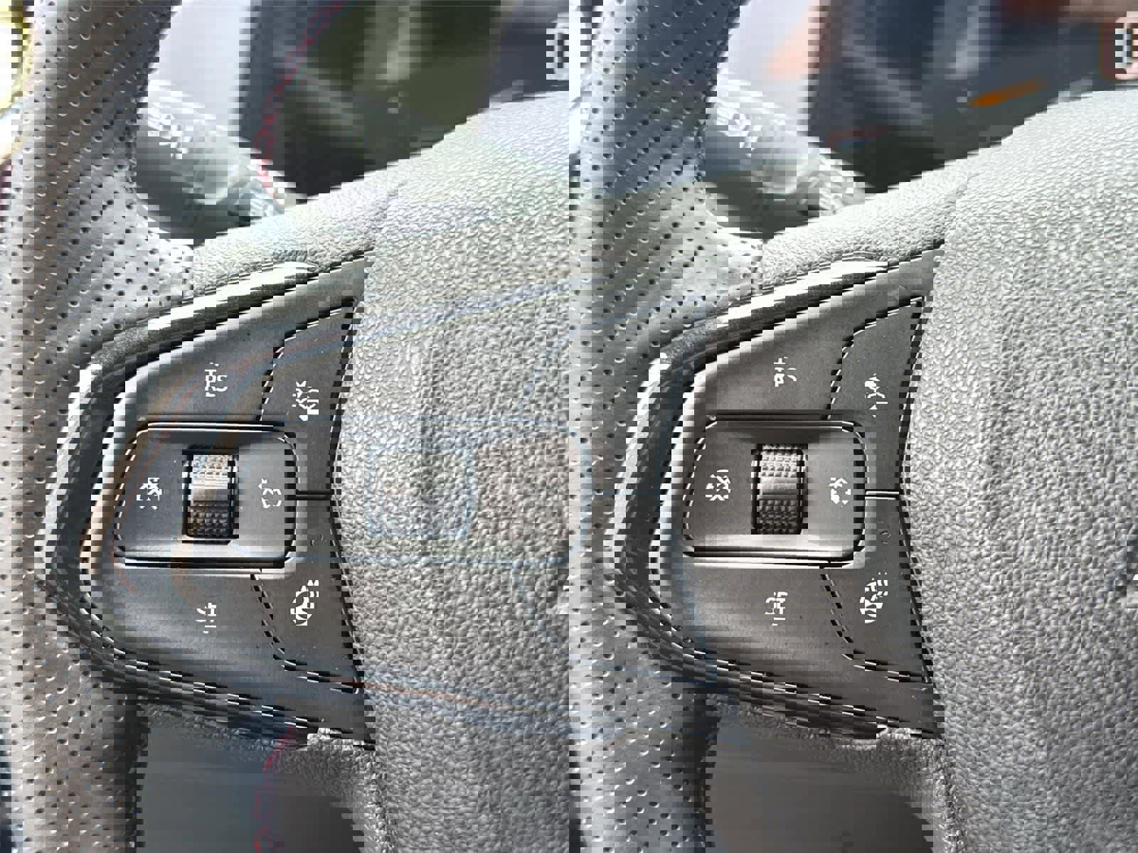 Used 2024 Chevrolet Trax RS w/ Driver Confidence Package image 25