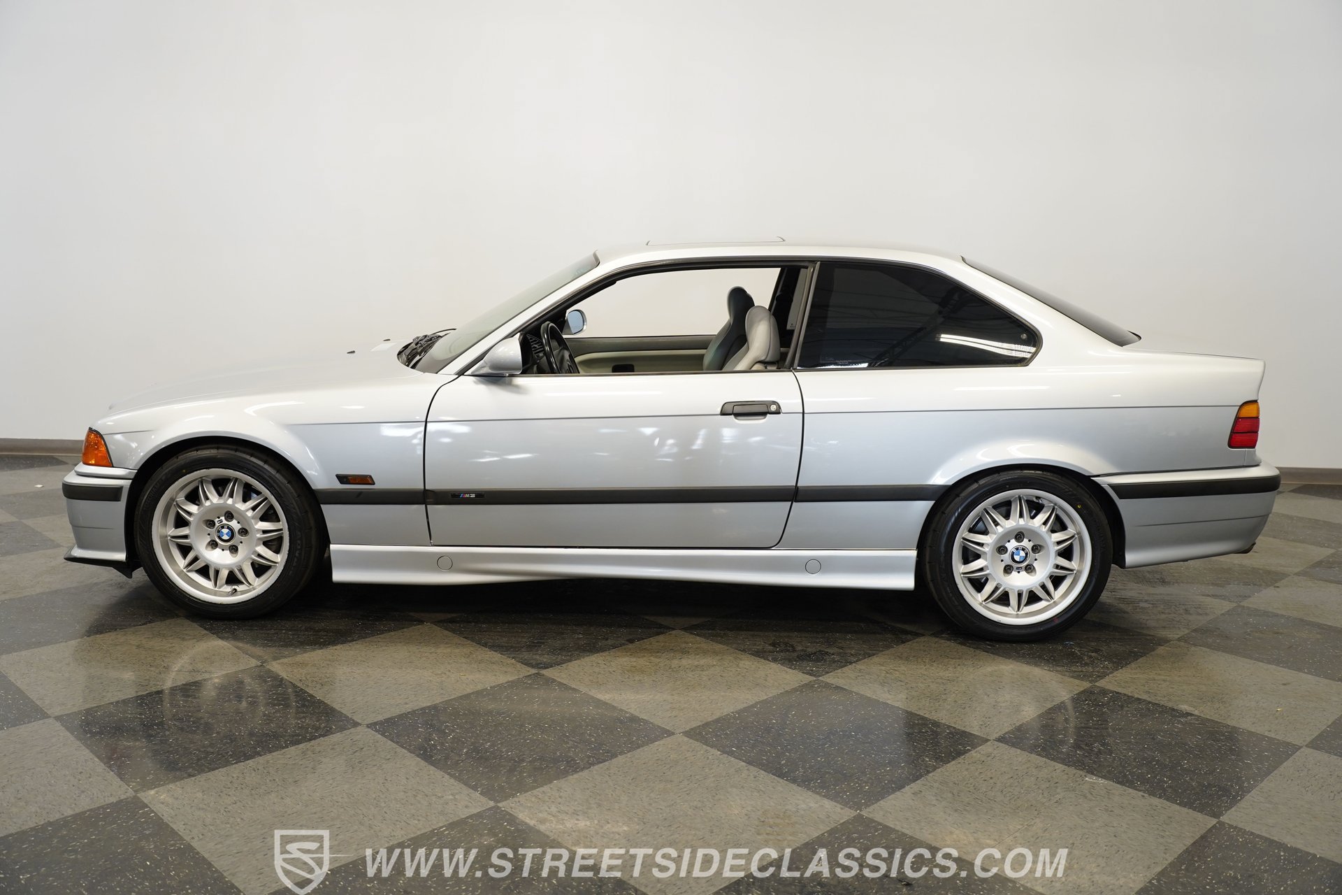 Used 1996 BMW M3 Coupe RWD image 8