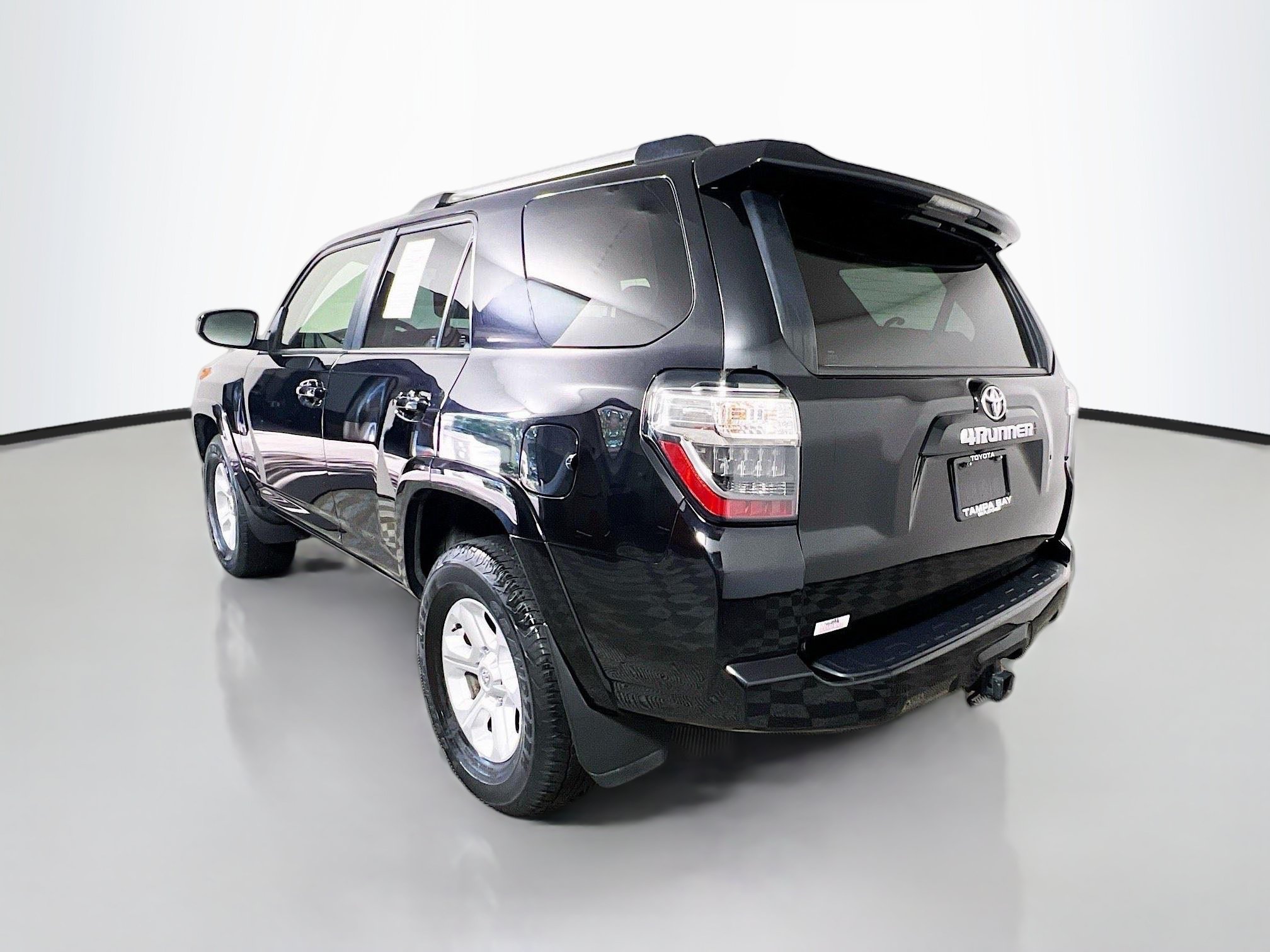 Used 2024 Toyota 4Runner SR5 AWD/4WD image 9