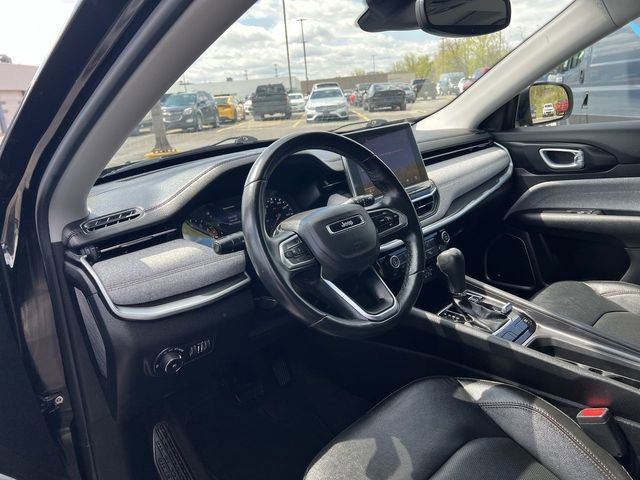 Used 2022 Jeep Compass Latitude w/ Sun and Sound Group AWD/4WD image 10