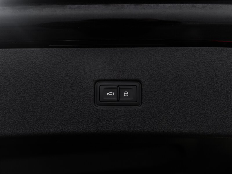 Used 2020 Audi SQ8 Prestige AWD/4WD image 38