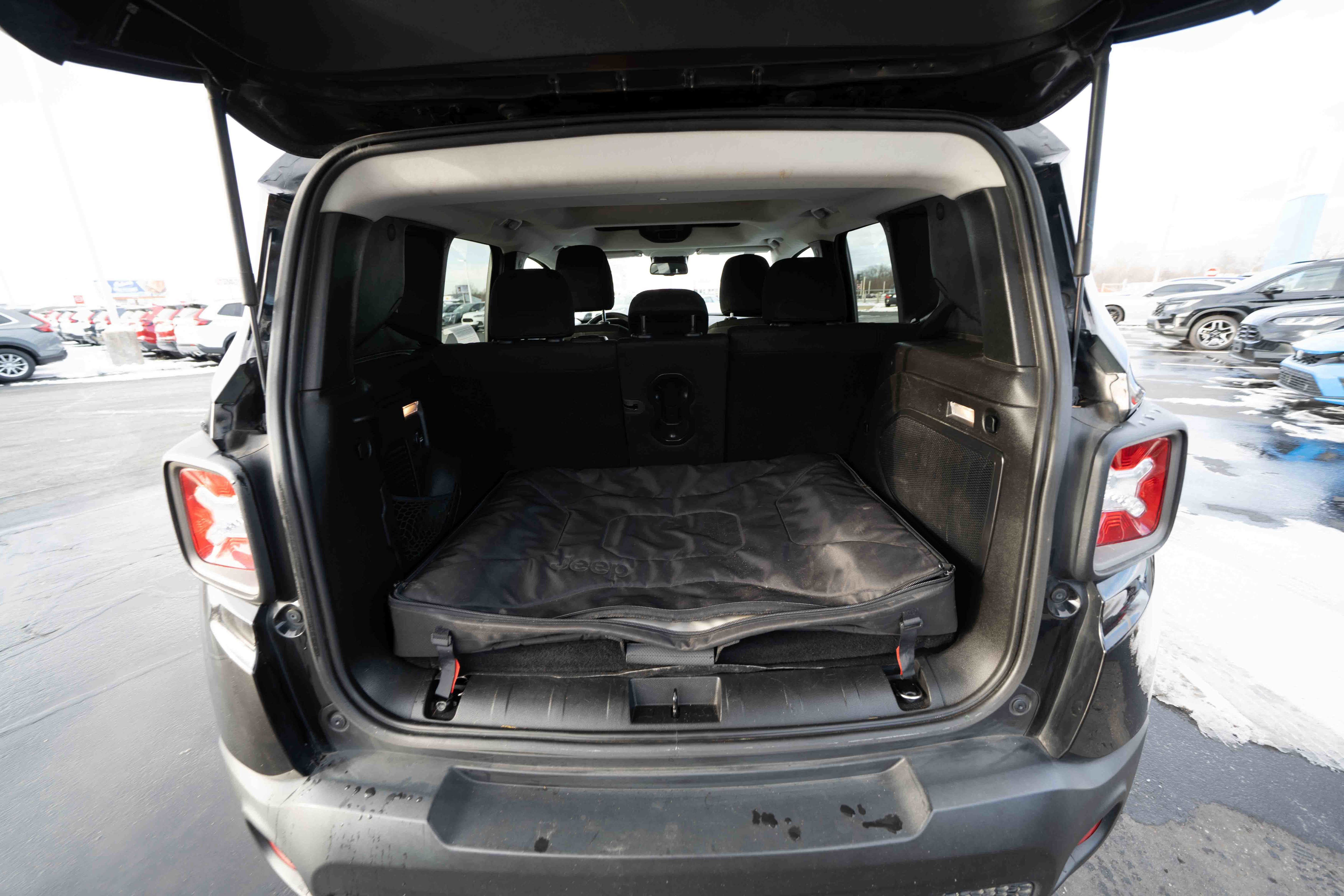 Used 2016 Jeep Renegade 75th Anniversary image 27