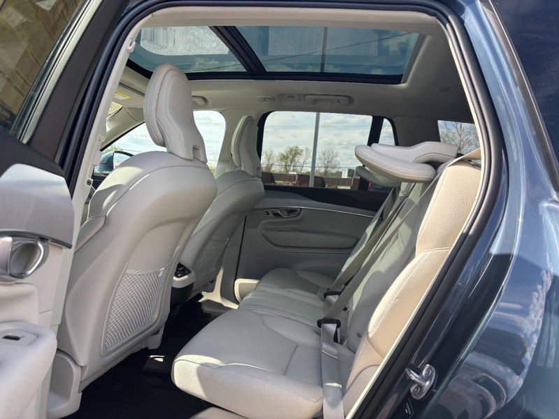 Used 2023 Volvo XC90 B5 Core w/ Protection Package Premier image 10
