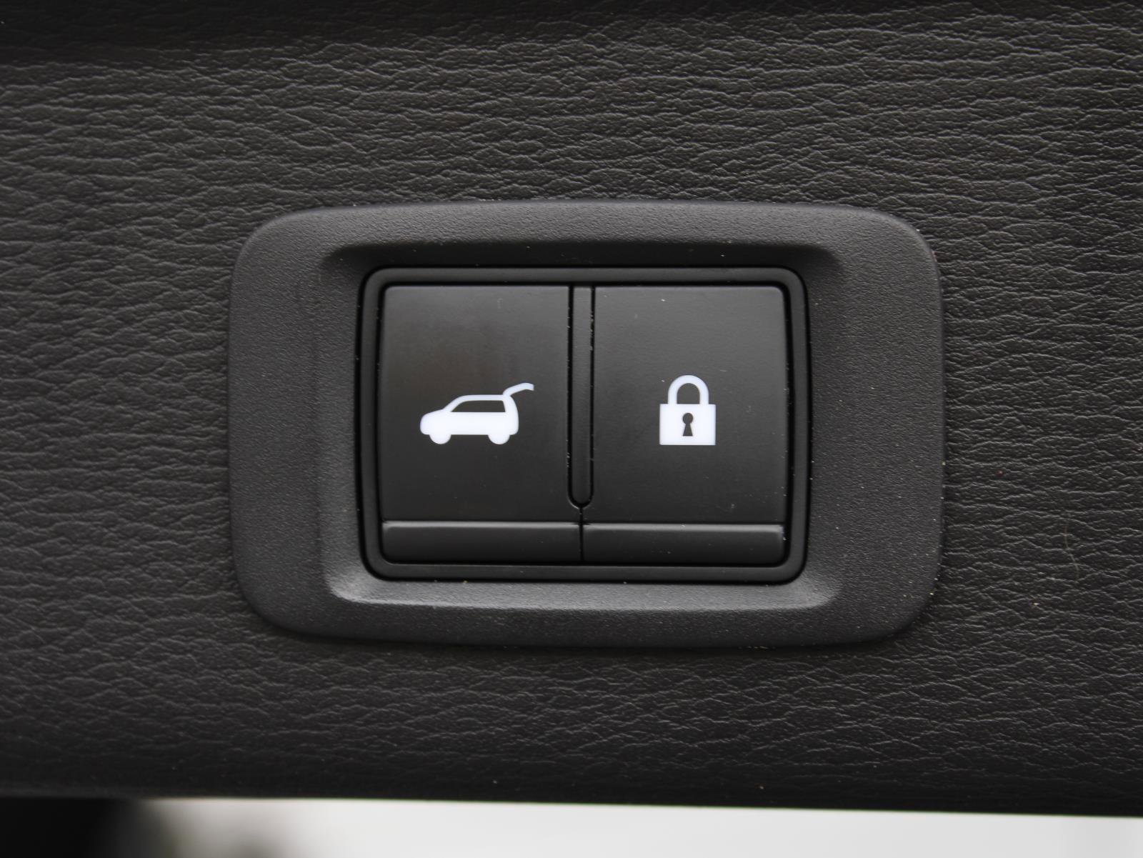 Used 2022 Mitsubishi Outlander SE image 9